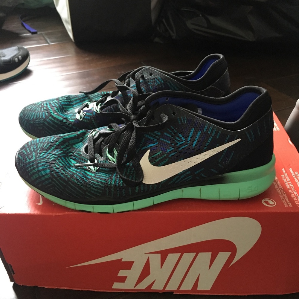 Nike free runs 5